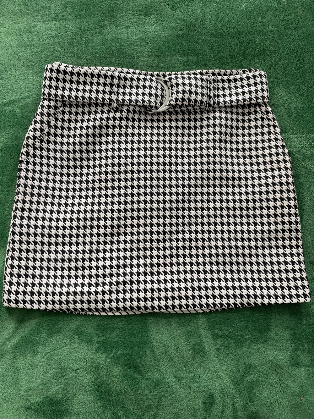 Houndstooth Mini Skirt in Black & White Like New